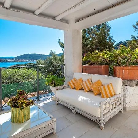 Bella Vista Marinella 1 Feriehus