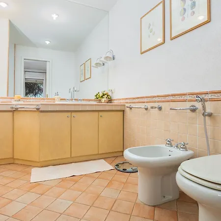 Bella Vista Marinella 1 *